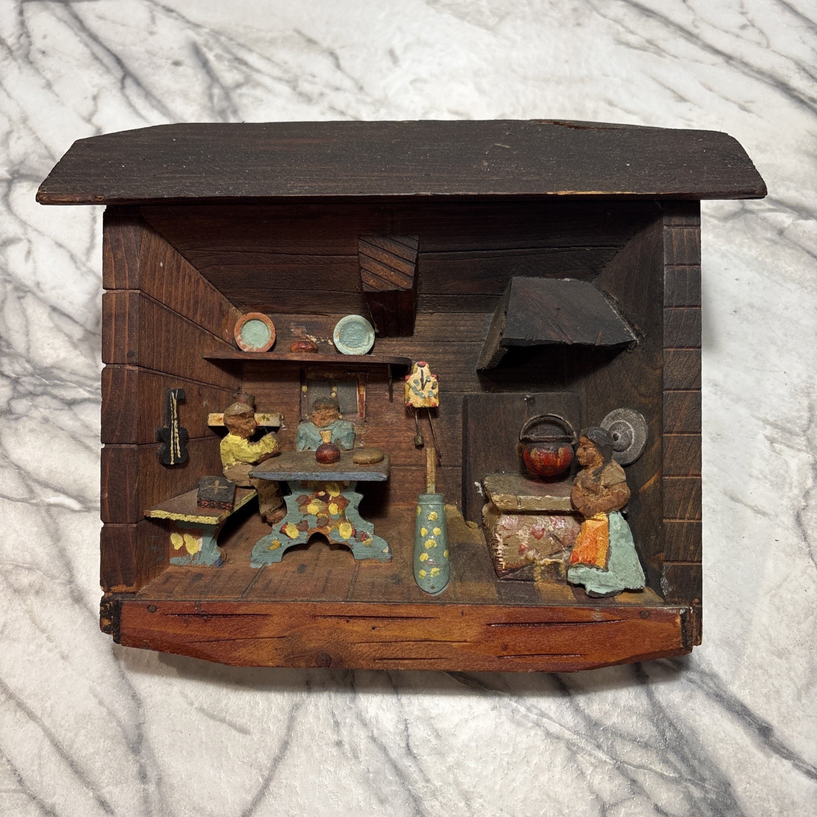 VTG. EUROPEAN GERMAN FOLKART DIORAMA SHADOWBOX  CHARMING KITCHEN WOODEN
