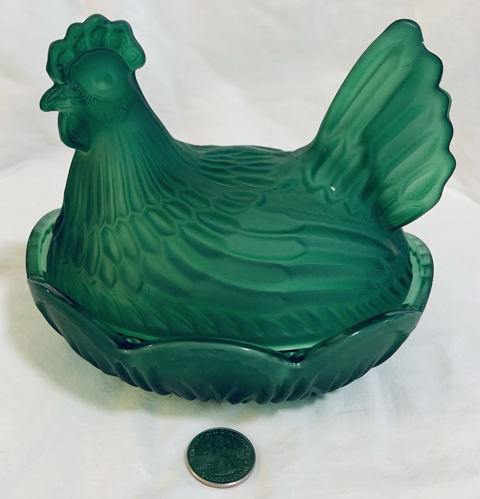 NEW Satin Hunter Green Glass Hen Chicken Nest 5 3/4” W x 7” L x 6\