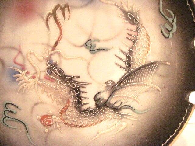 VTG. DRAGON WARE PORCELAIN MORIAGE HAND DECORATED DRAGONWARE ASHTRAY 6 1/2\