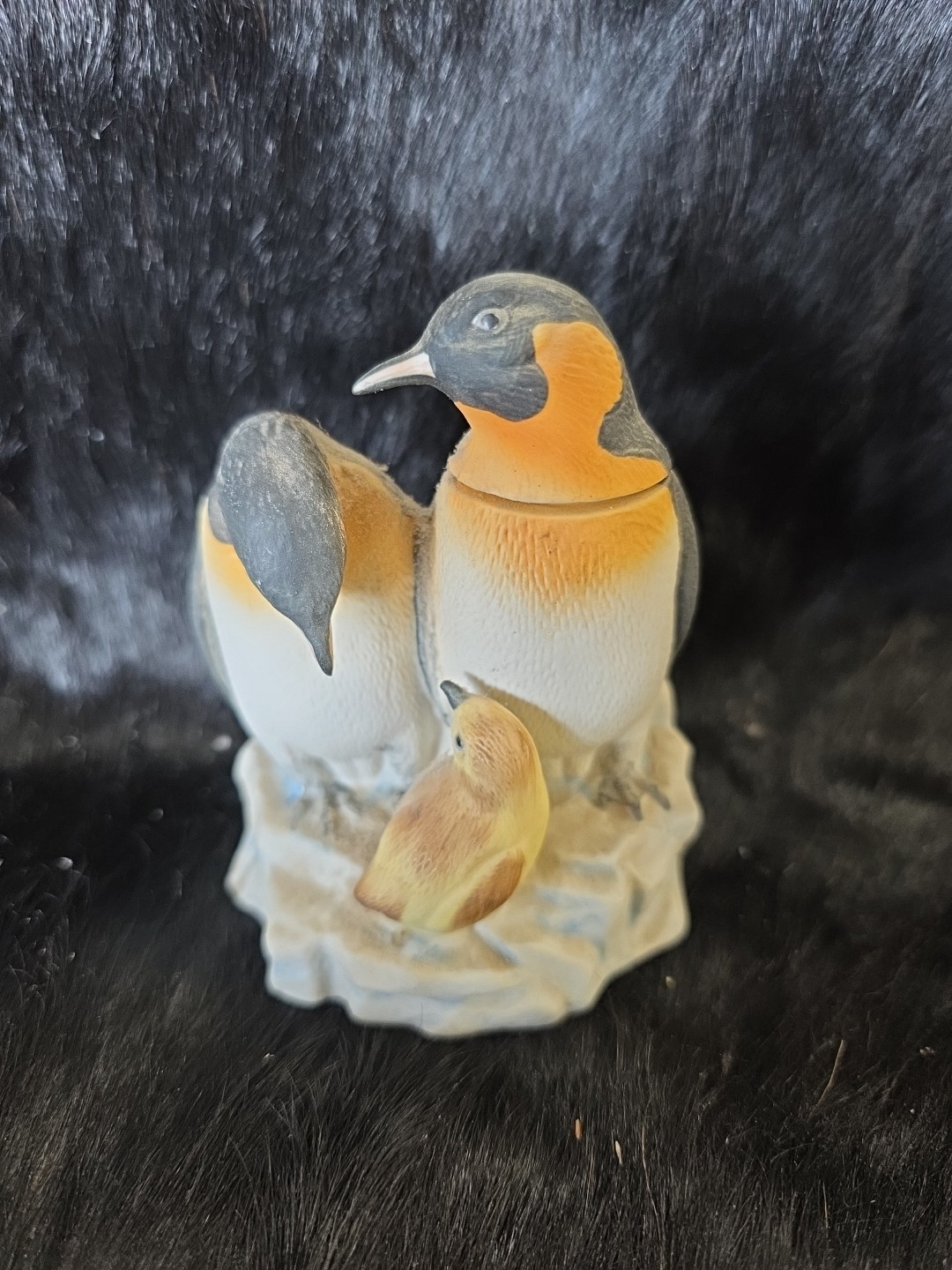 JWD14 VTG Penguin Family Ski Country Whiskey Decanter Empty 2oz