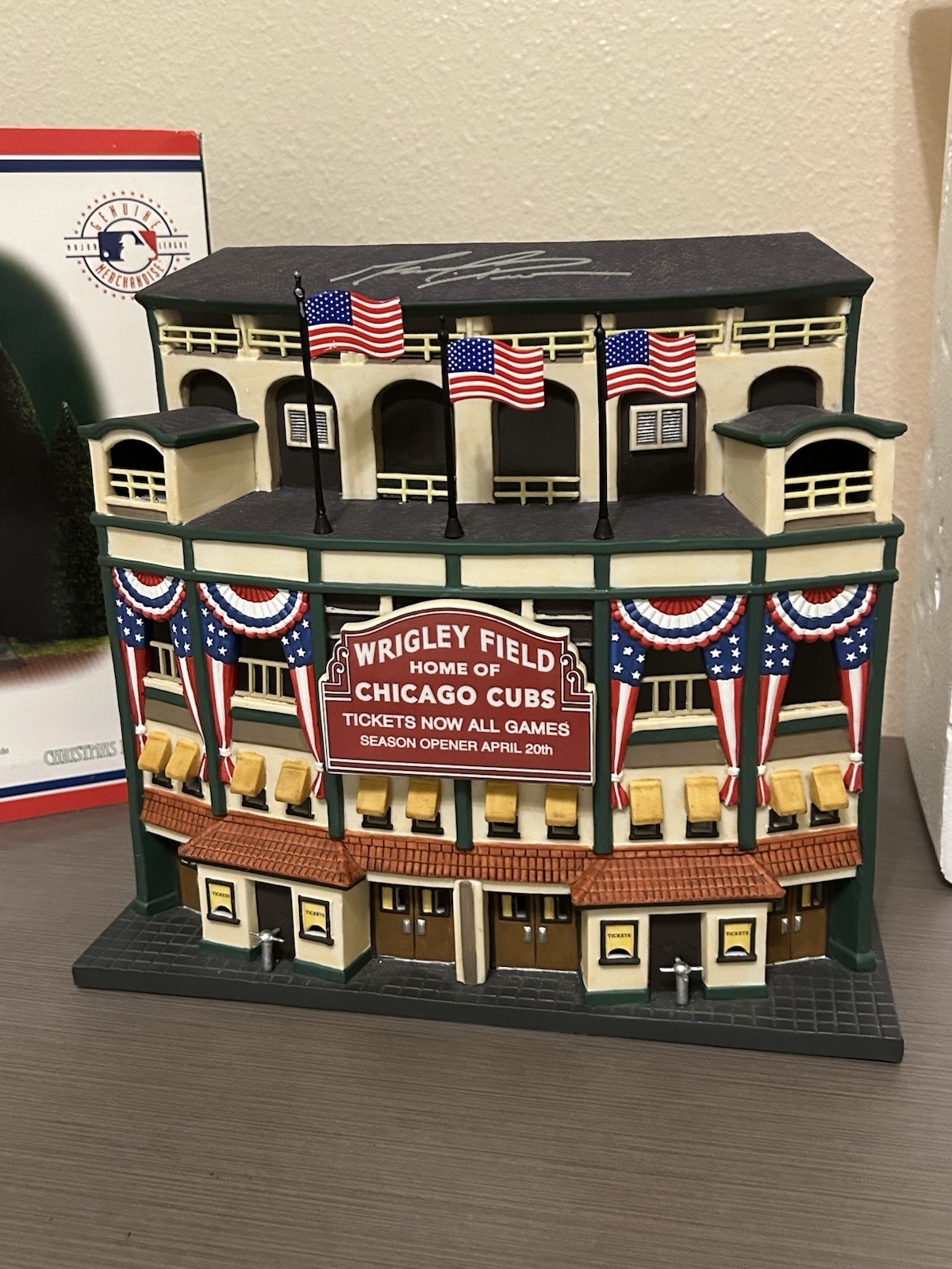 Dept 56 Wrigley Field Chicago Cubs 2001 Christmas in the City w/Box - READ Descr