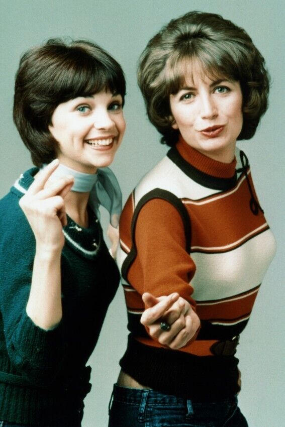 Penny Marshall And Cindy Williams Color 24x36 inch Poster Laverne & Shirley