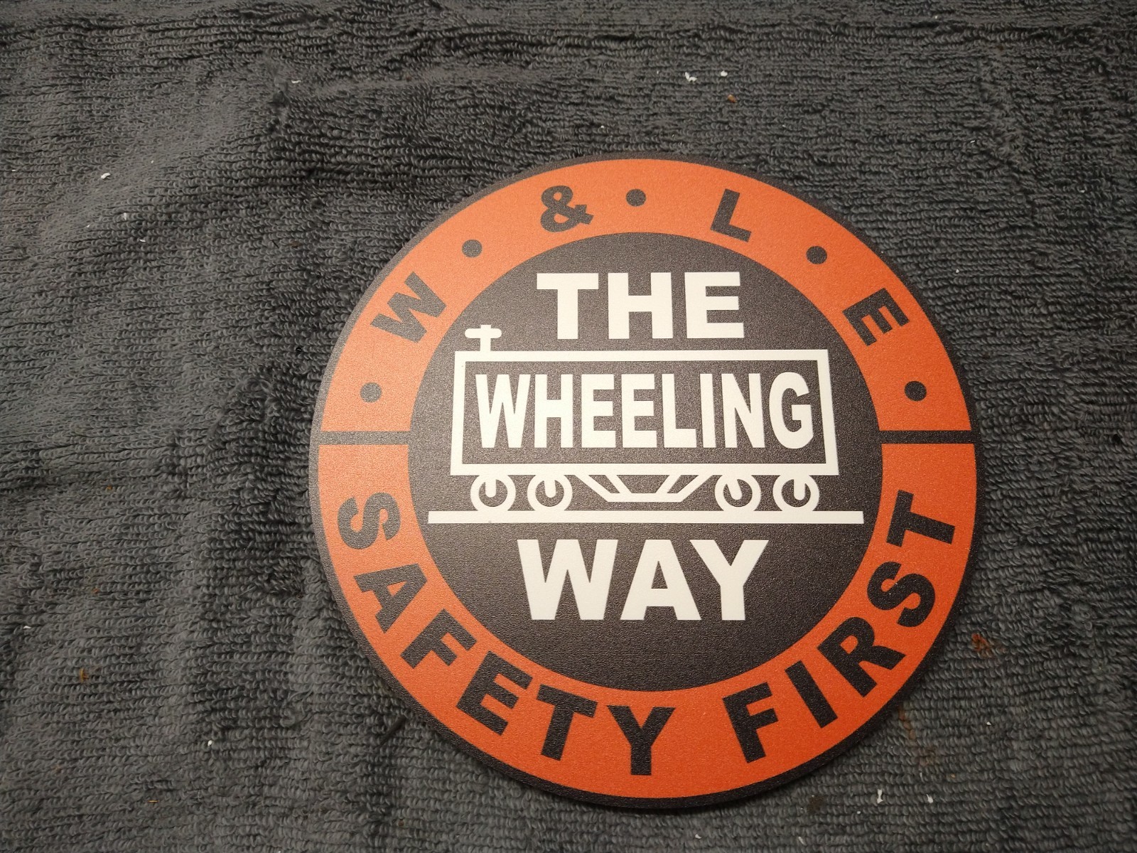 Wheeling & Lake Erie 8 inch  round sign. \