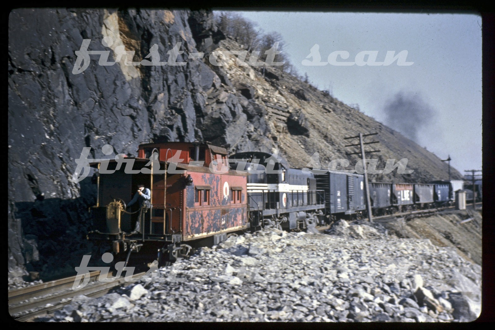 R DUPLICATE SLIDE - Lehigh & New England L&NE ALCO RS-2 Action w/ Frt