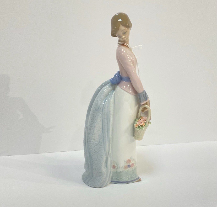 Lladro “Basket of Love” Porcelain Figurine 07622 Retired NOS