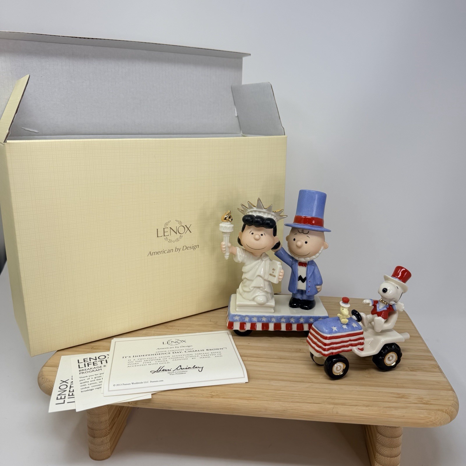 Lenox Peanuts Its Independence Day Charlie Brown New Snoopy 4th Of July Float
