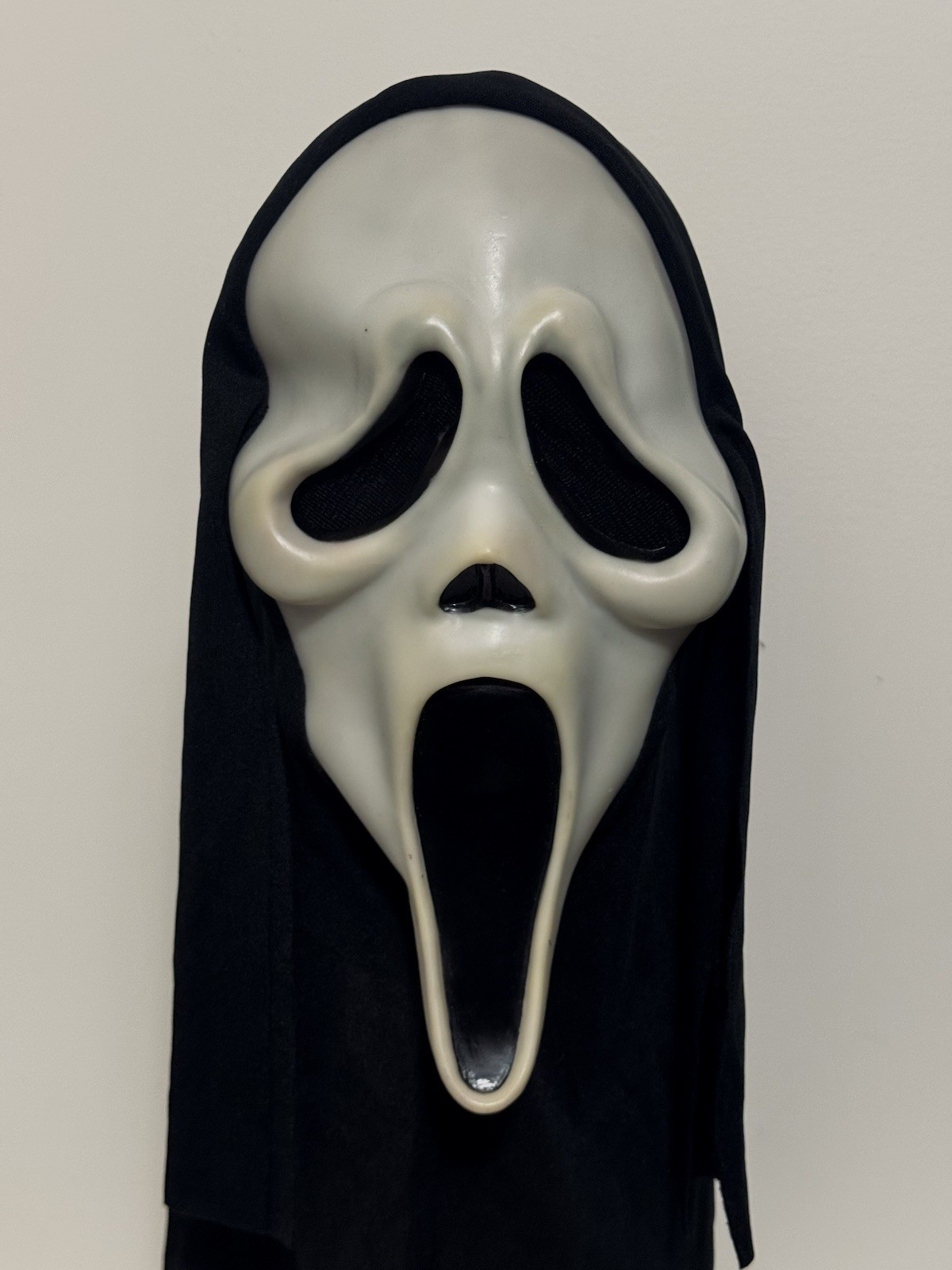 Scream 4 EU April June 2010 Ghostface Mask