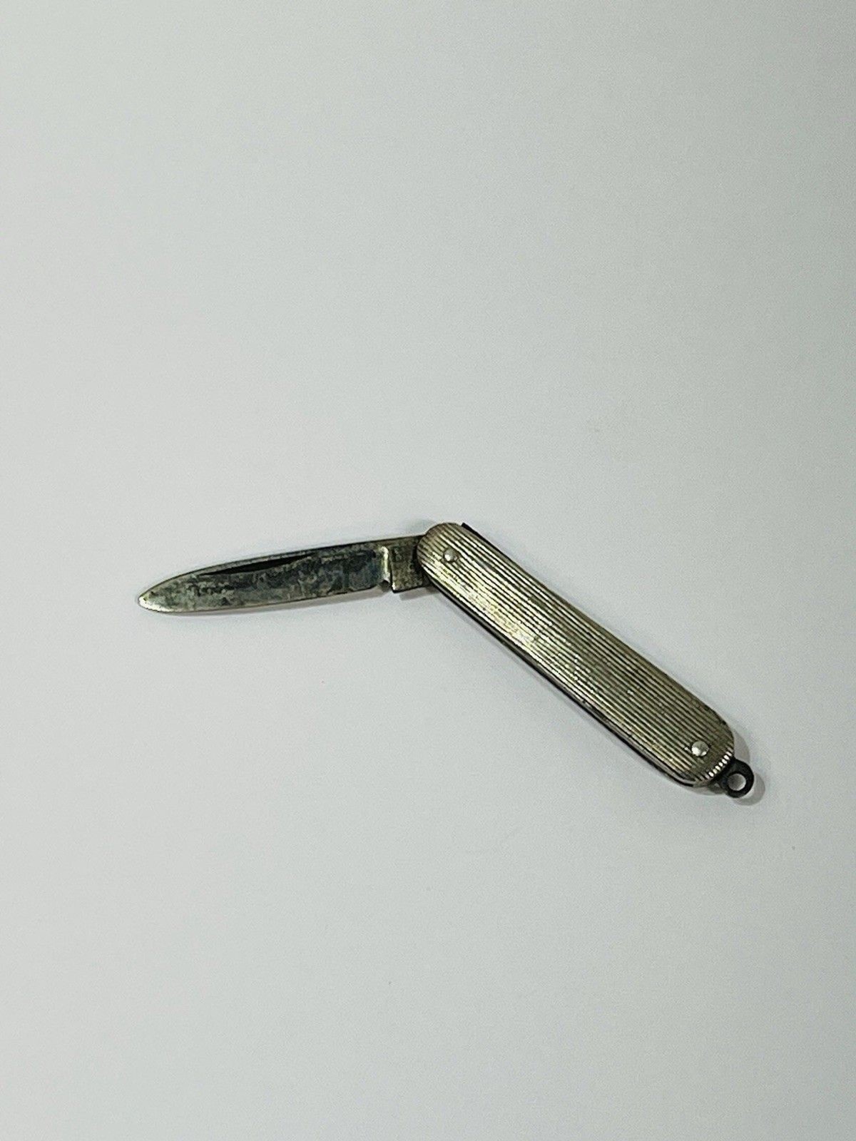 Vintage UK & R Co Utica NY Small 1.5\'\' Folding Pocket Keychain Knife