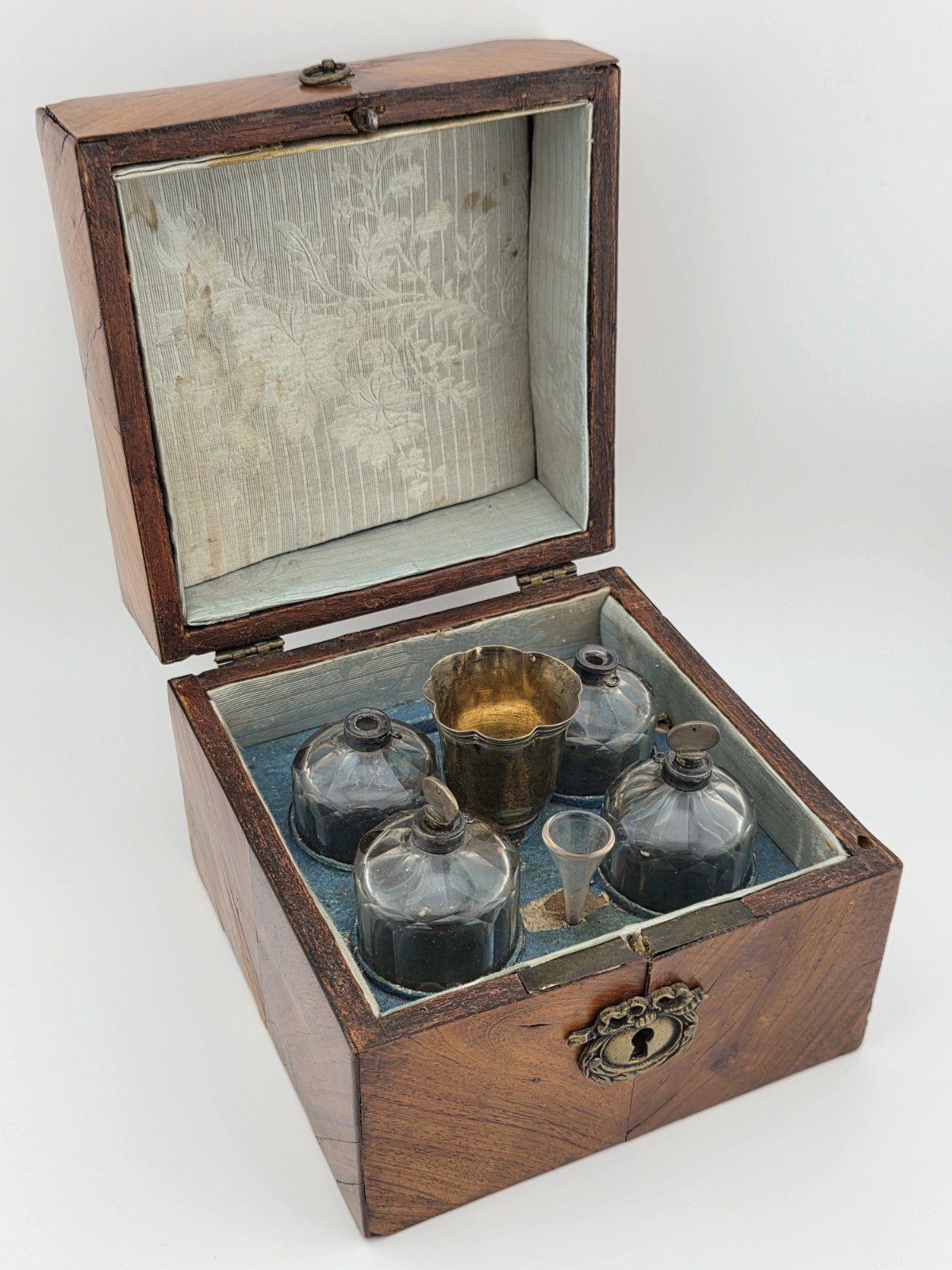 ULTRA RARE ANTIQUE FRENCH LOUIS XV, 18TH CENTURY PERFUME BOX - CAVE À PARFUM ULTRA RARE ANTIQUE FRENCH LOUIS XV, 18TH CENTURY PERFUME BOX - CAVE À PARFUM