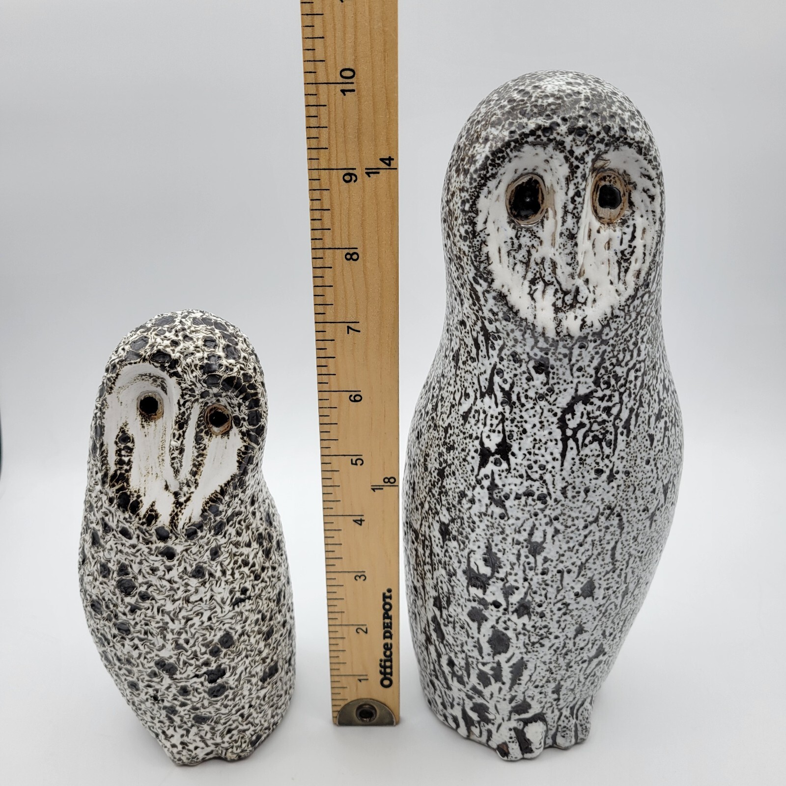 PIGEON FORGE POTTERY DOUGLAS FERGUSON (1921-1999) Pair of Monkey Faced Barn Owls