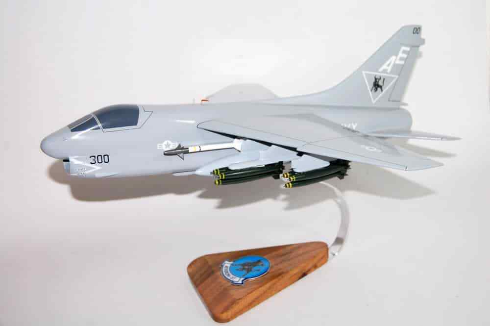VA-37 Ragin' Bulls (1989) A-7e  Corsair II Model, LTV, 1/31 Mahogany Scale