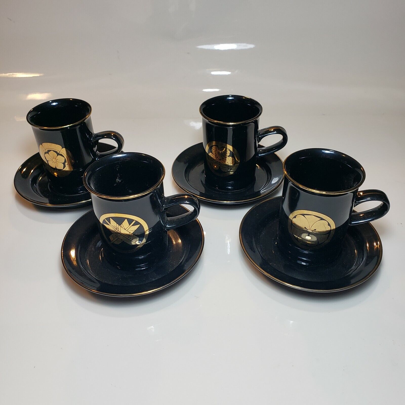 HORCHOW CHINA JAPAN BLACK GOLD TRIM 8 PIECE TEA CUPS & SAUCERS 