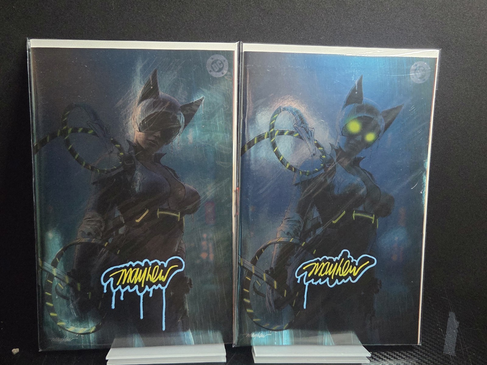 PREMIUM SIGNATURE COA FOIL ABSOLUTE CATWOMAN 1 MIKE MAYHEW EXCLUSIVE 2 BOOK SET