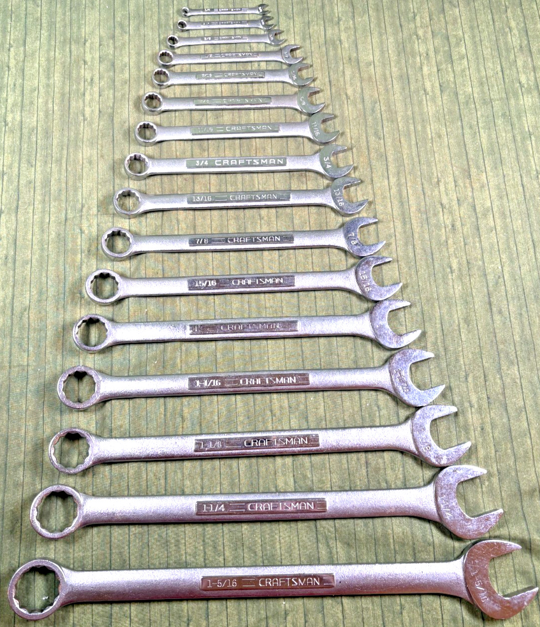 Craftsman U.S.A. -V- Series (16) Pc. SAE Combination Wrench Set - Up To 1-5/16\
