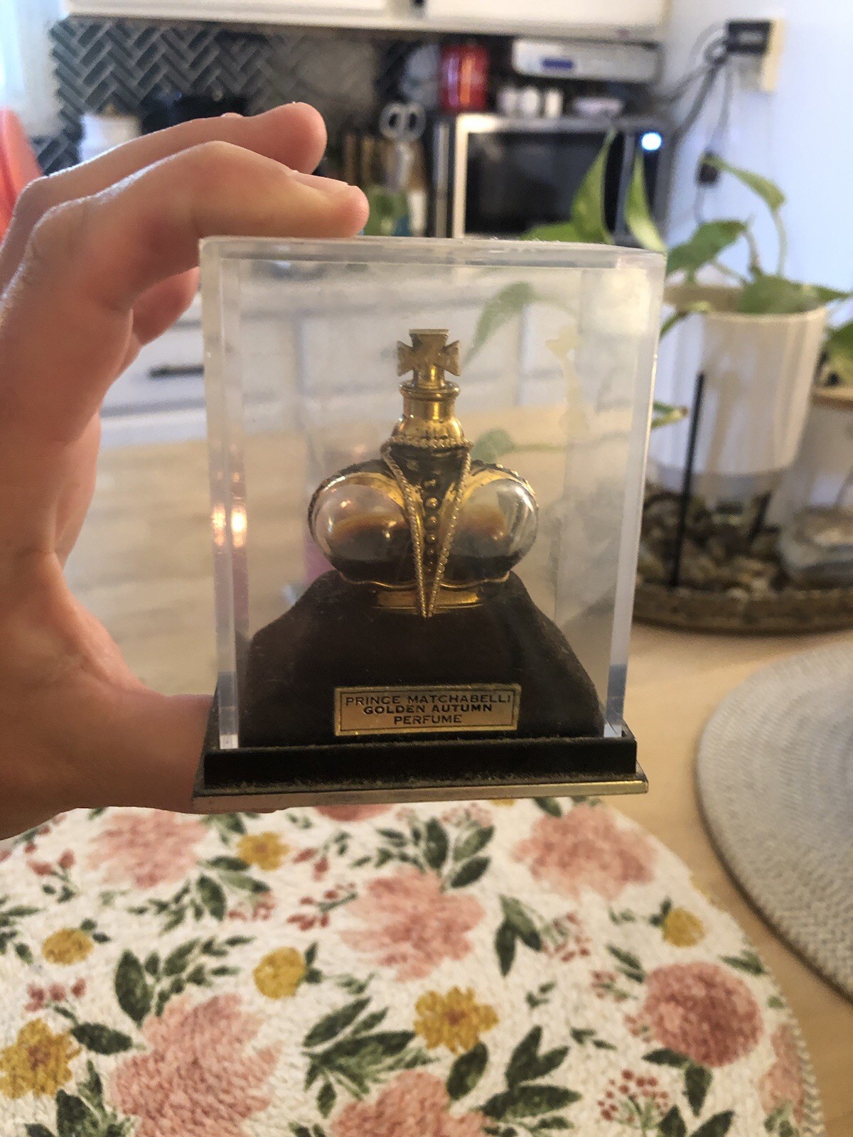 VTG Prince Matchabelli 1/4oz Wind Song Crown Perfume Bottle Empty & Display Case