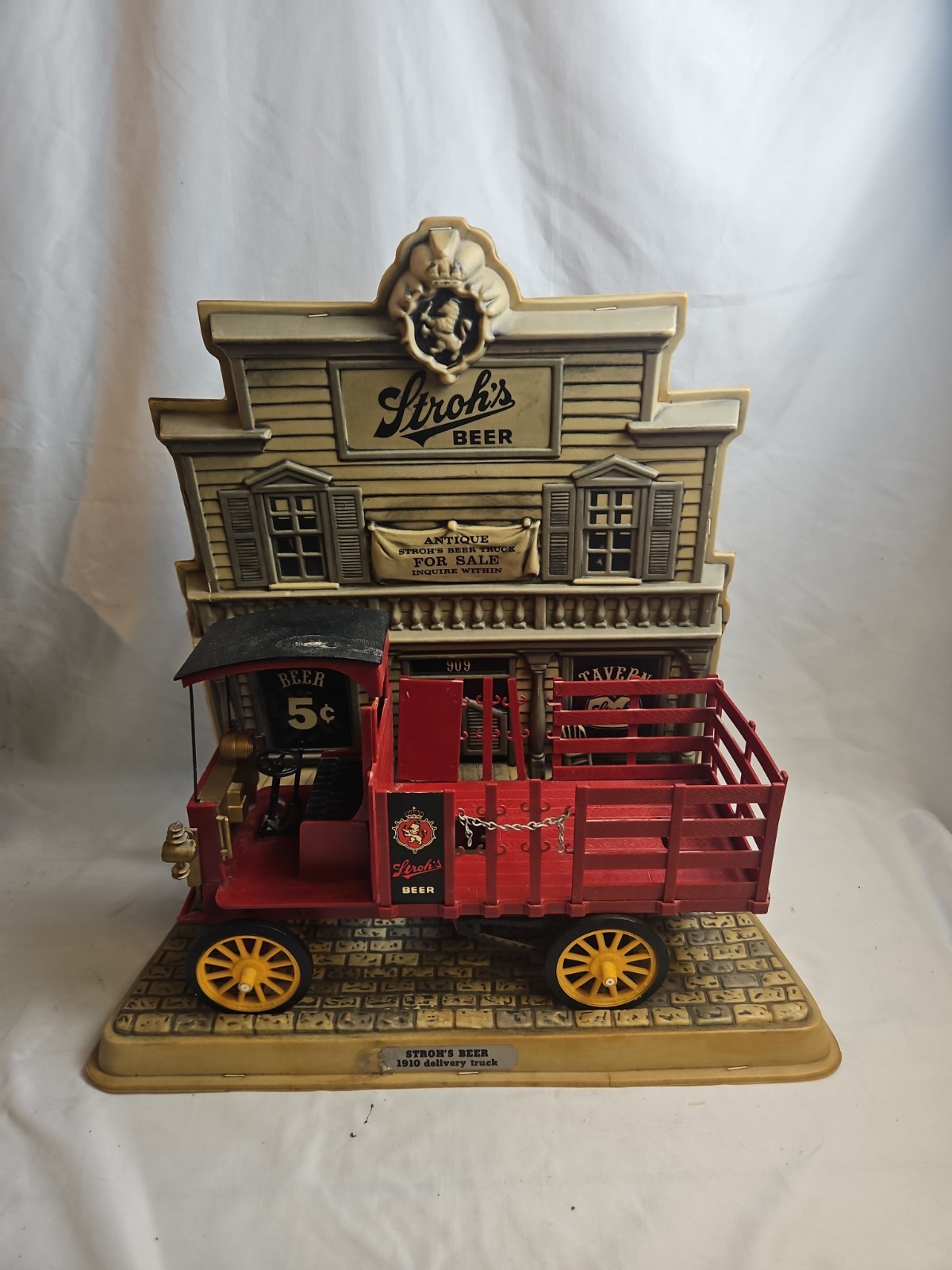 Stroh's Beer 1910 Delivery Truck Commemorative Countet Store Display #QBC