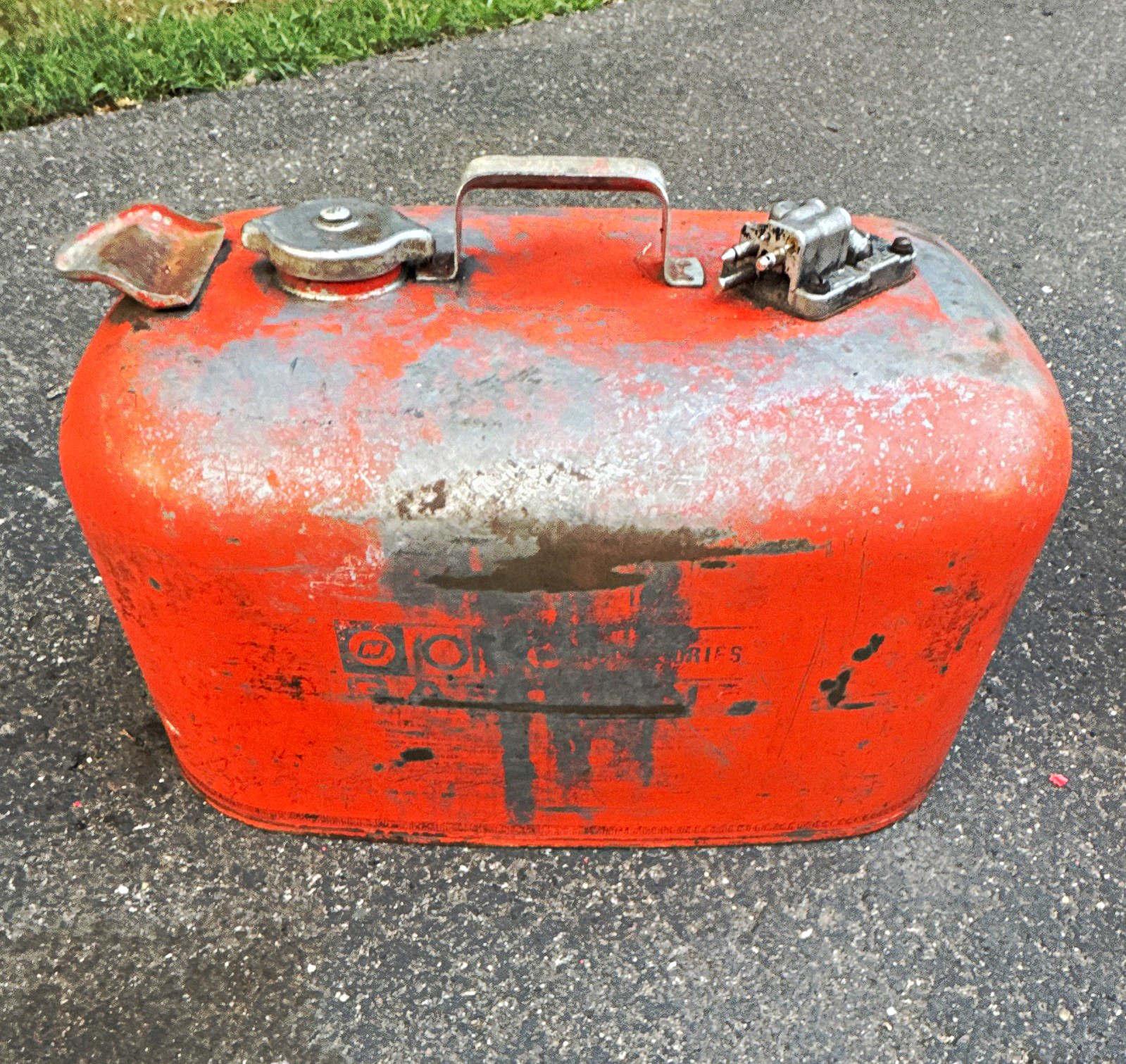 Vintage Omc industries metal boat gas can red 6 gallon