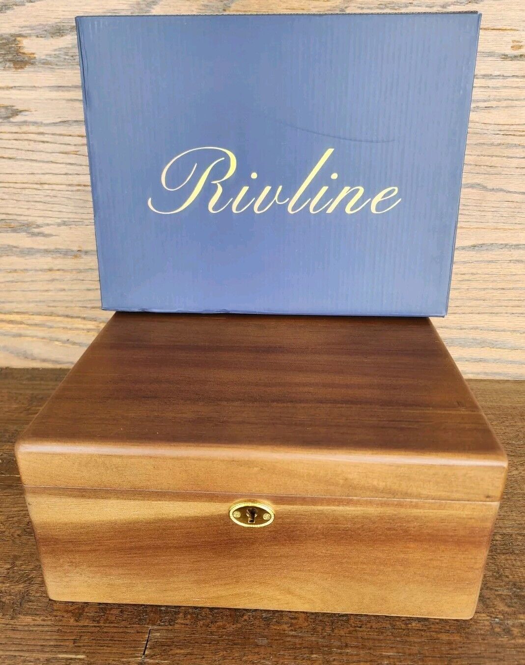 RIVLINE Wooden Storage Box with Hinged Lid and Locking Key -Large 100% Acacia 