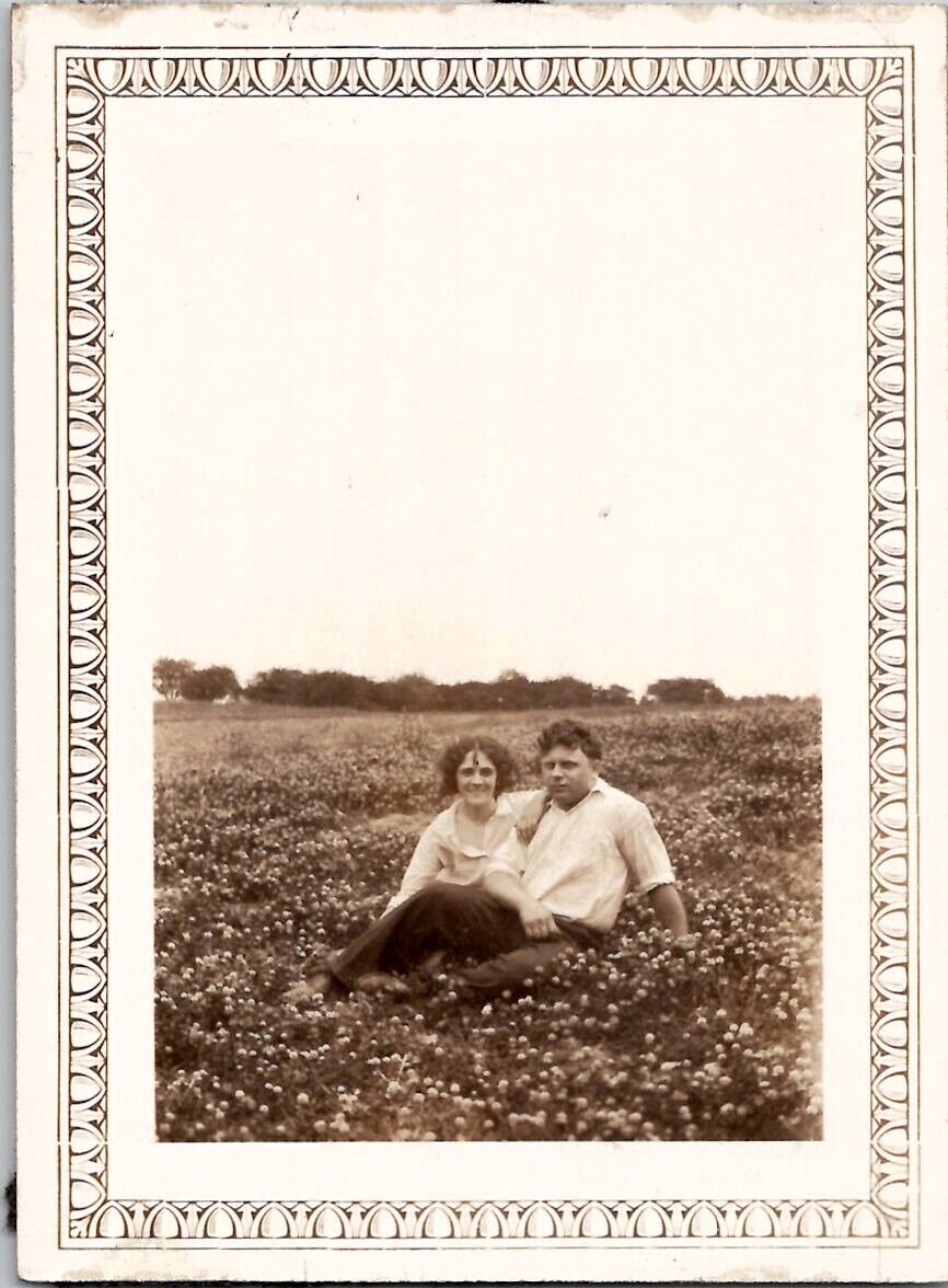 Romantic Lovers Fat Boyfriend Skinny Girlfriend in Prairie 1920s Vintage Photo