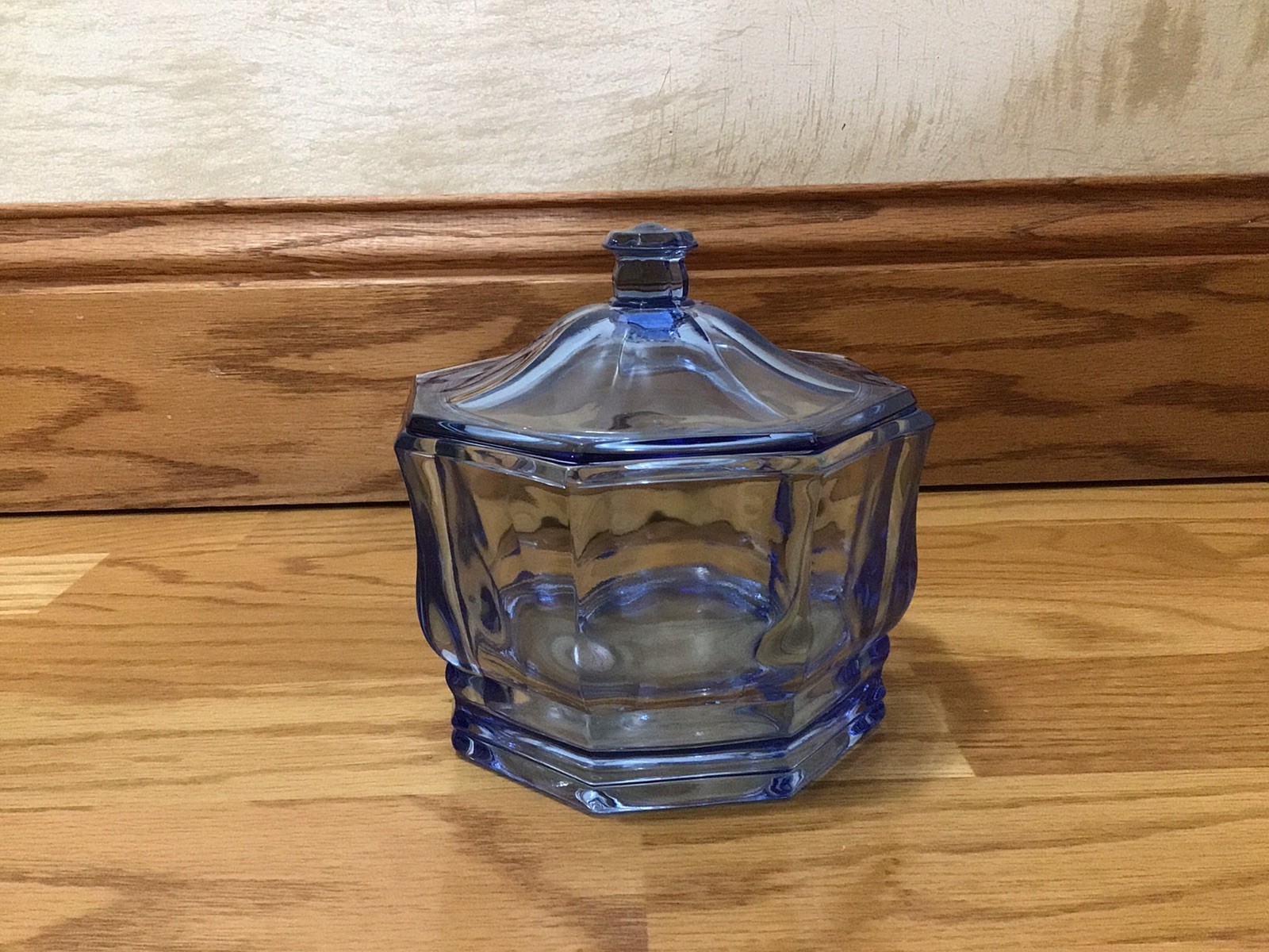 INDIANA GLASS CO - CONCORD CANDY DISH, COVER -BLUE, OCTAGONAL, VINTAGE 1950s