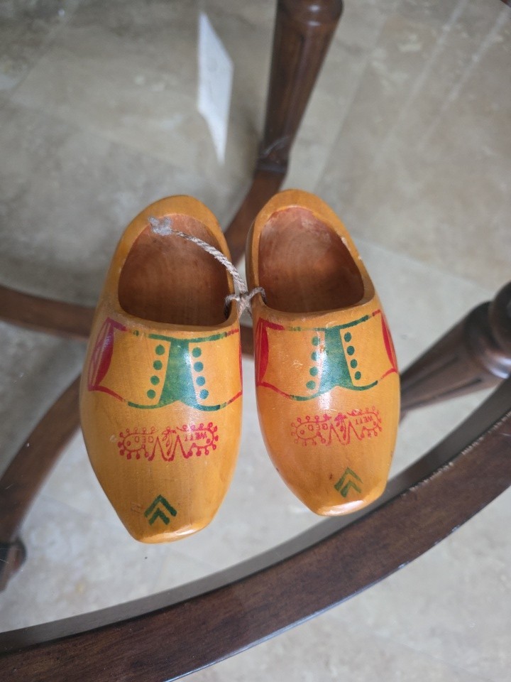 Dutch Vintage Wooden Clogs Hand-Painted, Hand-Carved 6.5\ Dutch Vintage Wooden Clogs Hand-Painted, Hand-Carved 6.5\