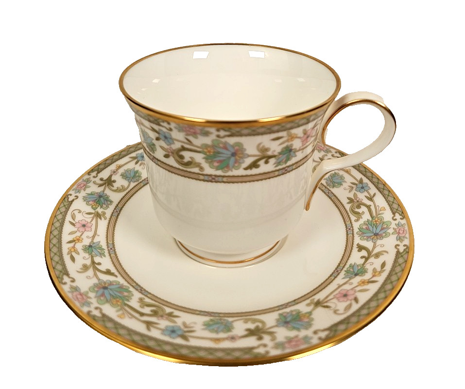 Noritake SAKURA  Bone China  Cup & Saucer Set  9704 Vintage Gold trimmed edge