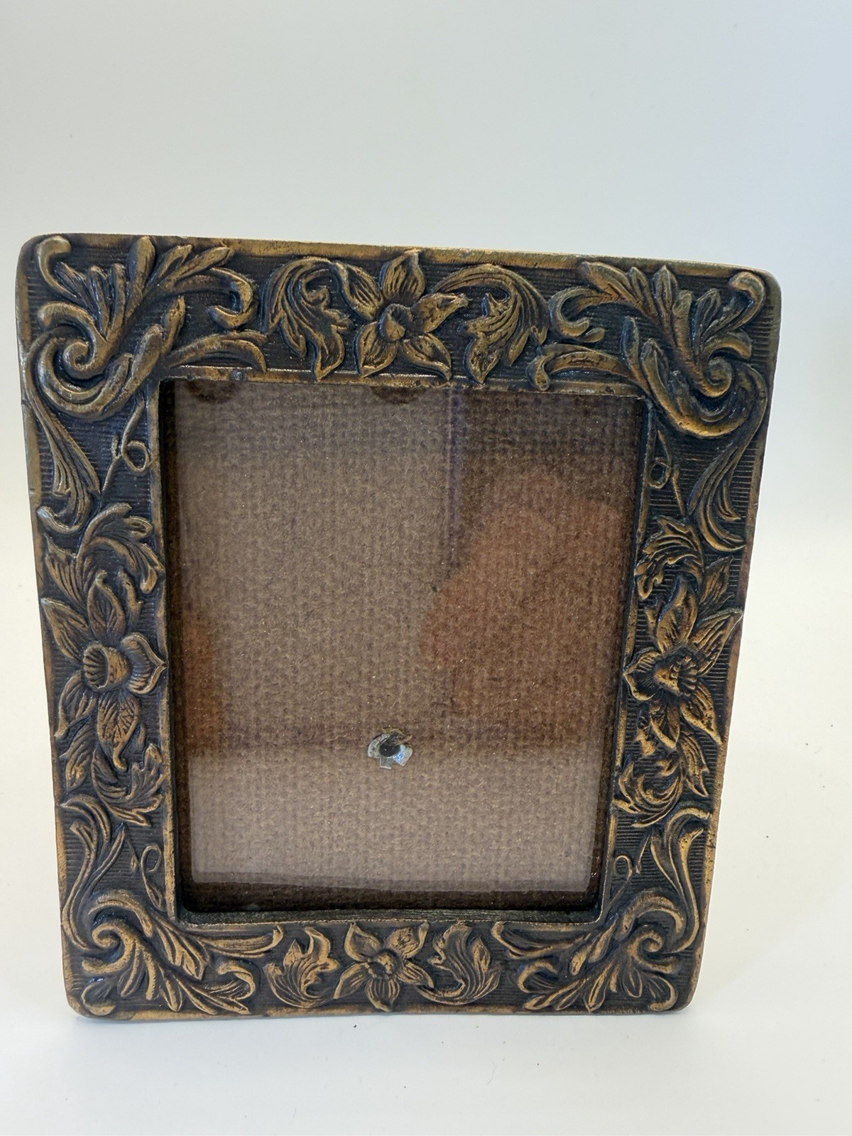 Vintage Style Molded Antique Bronze Photo Frame Vintage Style Molded Antique Bronze Photo Frame