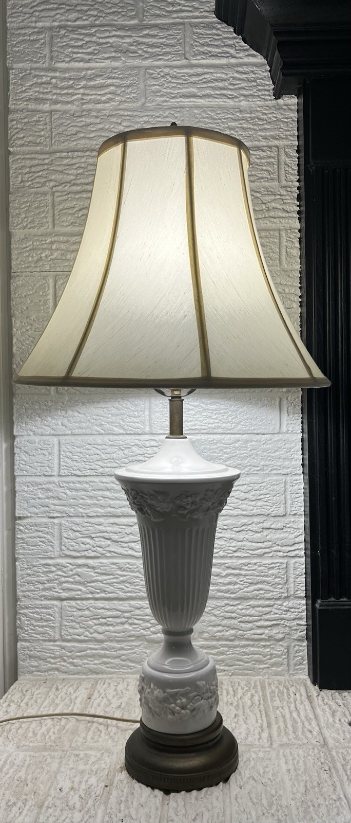 Wedgwood Embossed Cream Queensware Table Lamp W Shade Original Patina Brass Base