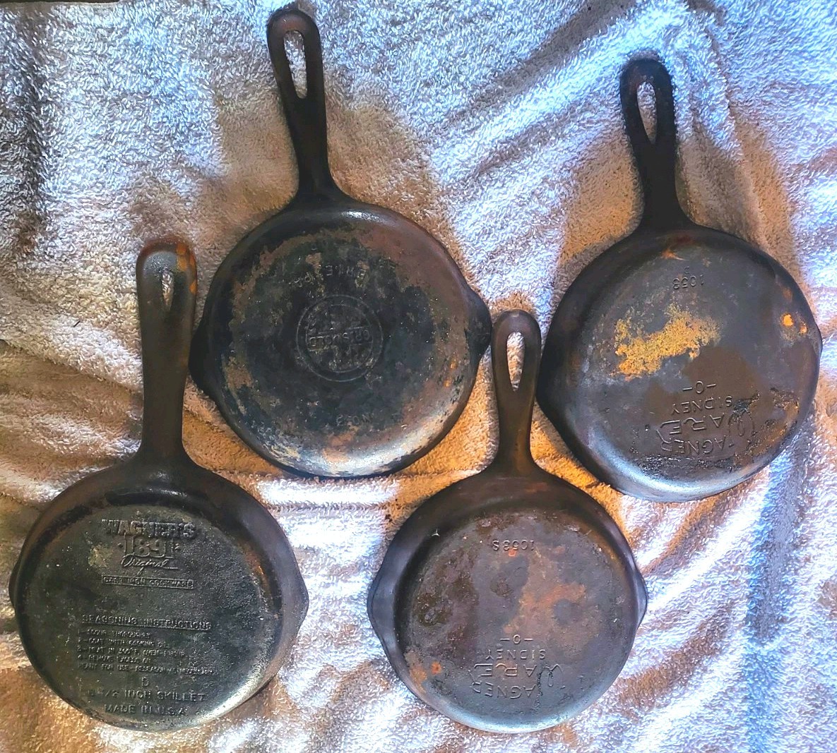 Lot of 4 Cast Iron Skillets - vintage Wagner & Griswalds Lot of 4 Cast Iron Skillets - vintage Wagner & Griswalds