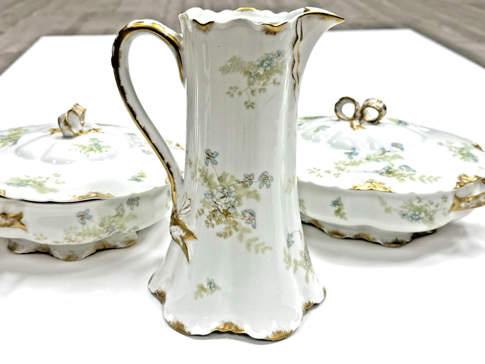 Haviland Limoges Schleiger 52B Blue Flower Gold Chocolate pot & 2 covered dishes