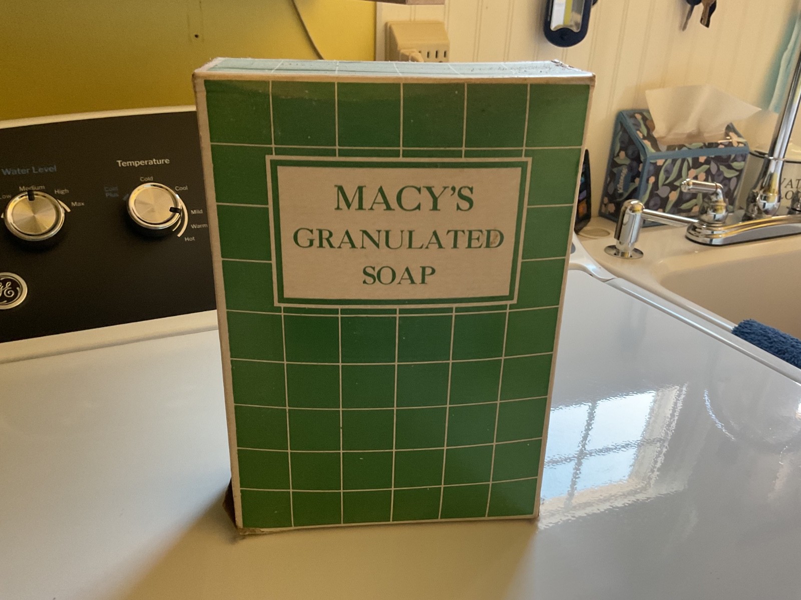 Vintage Macy’s Granulated Soap Sealed Full  Green Box