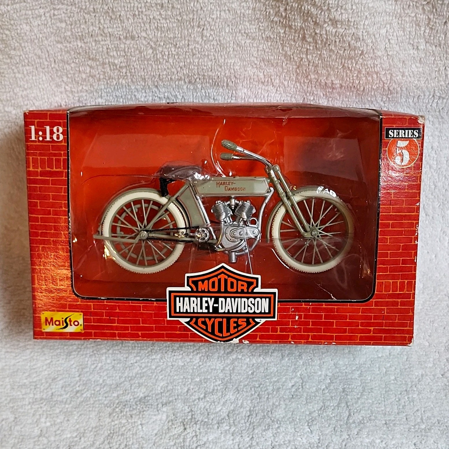 Maisto Harley-Davidson Motor Cycles Series 5 1:18 Die-Cast Metal Motorcycle