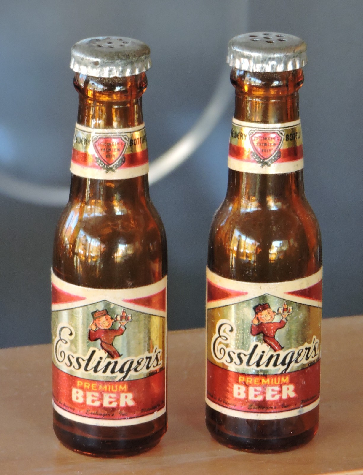 ESSLINGER PREMIUM BEER, PHILADELPHIA PA. MINI 4\