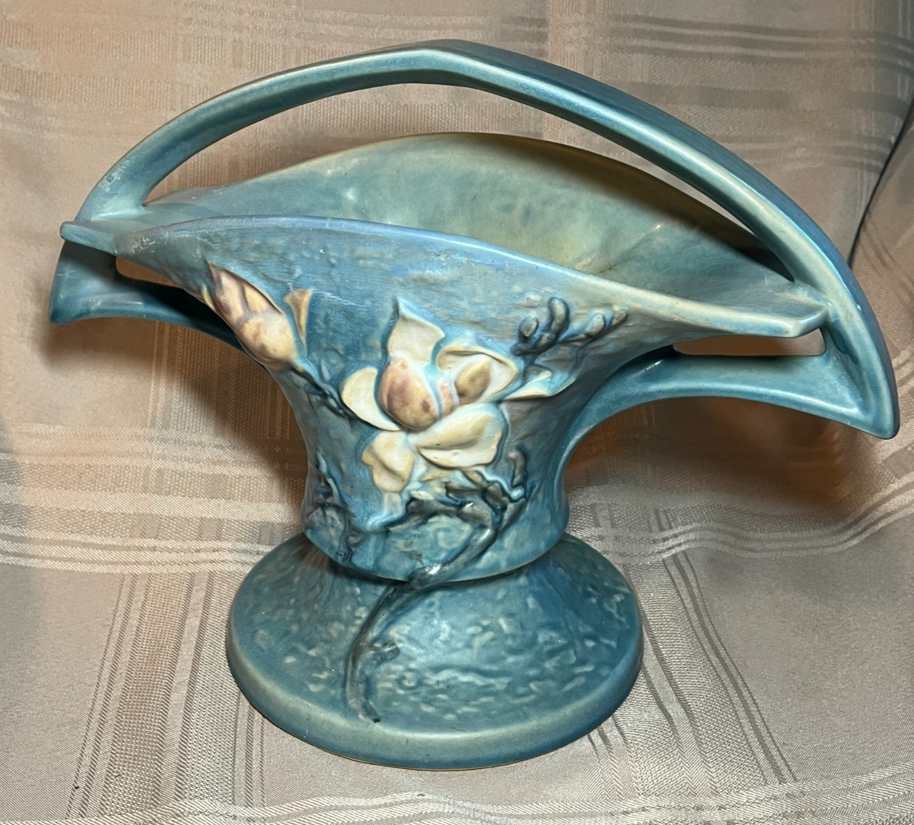 Vintage Art Deco Roseville 1943  Blue Basket Vase 385-10