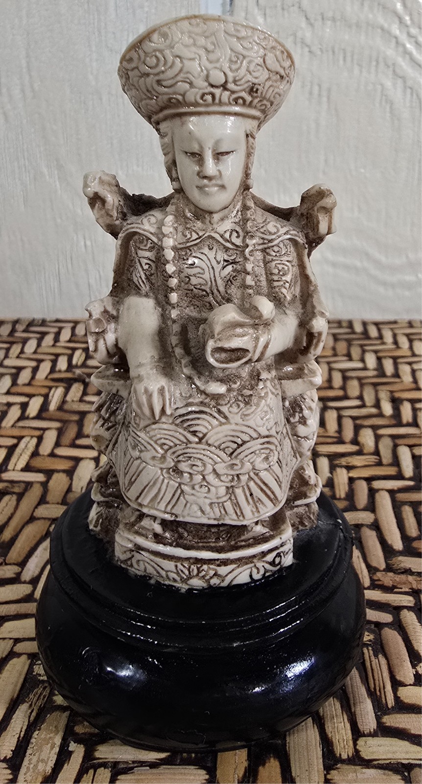 ORIENTAL CHINESE EMPEROR FIGURE RESIN 4+ inches *Obtained in China 90\'s Trip
