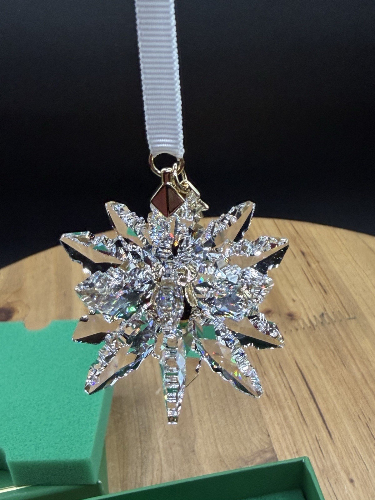 Swarovski Crystal 2024 ANNUAL EDITION 3D Christmas Ornament 5674347