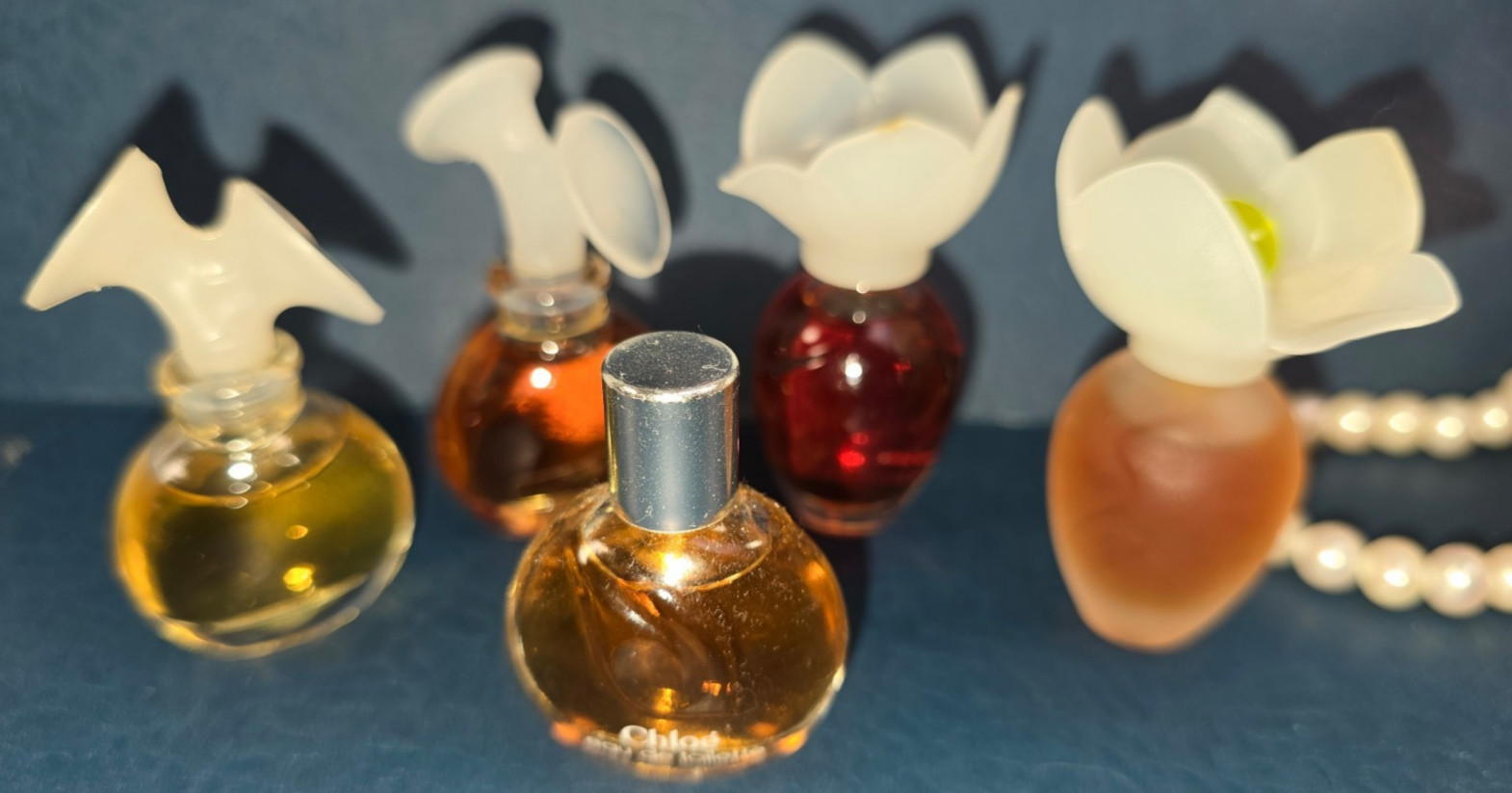 Discontinued Vintage 5-Piece Chloé Perfume Miniature Collector\'s Lot Discontinued Vintage 5-Piece Chloé Perfume Miniature Collector\'s Lot