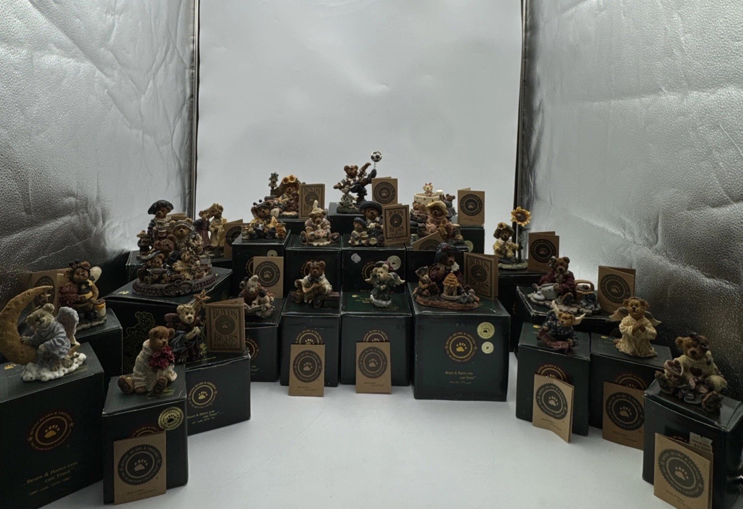 HUGE Lot 23 Boyds Bears & Friends Figurines Bearstone Folkstone Collection...