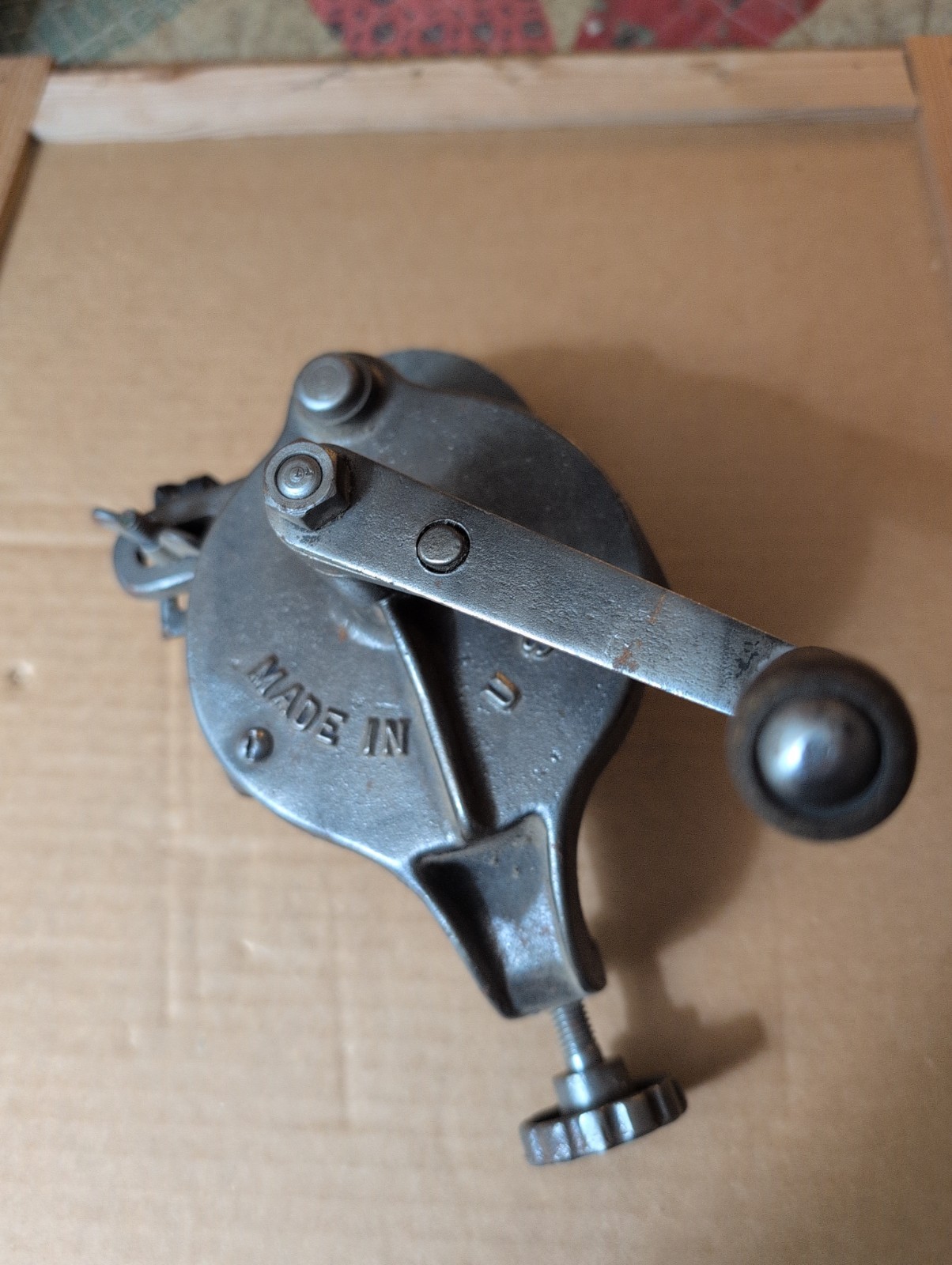 Antique Vintage Hand Crank Grinding Wheel Sharpener Stone Clamp-On Antique Vintage Hand Crank Grinding Wheel Sharpener Stone Clamp-On