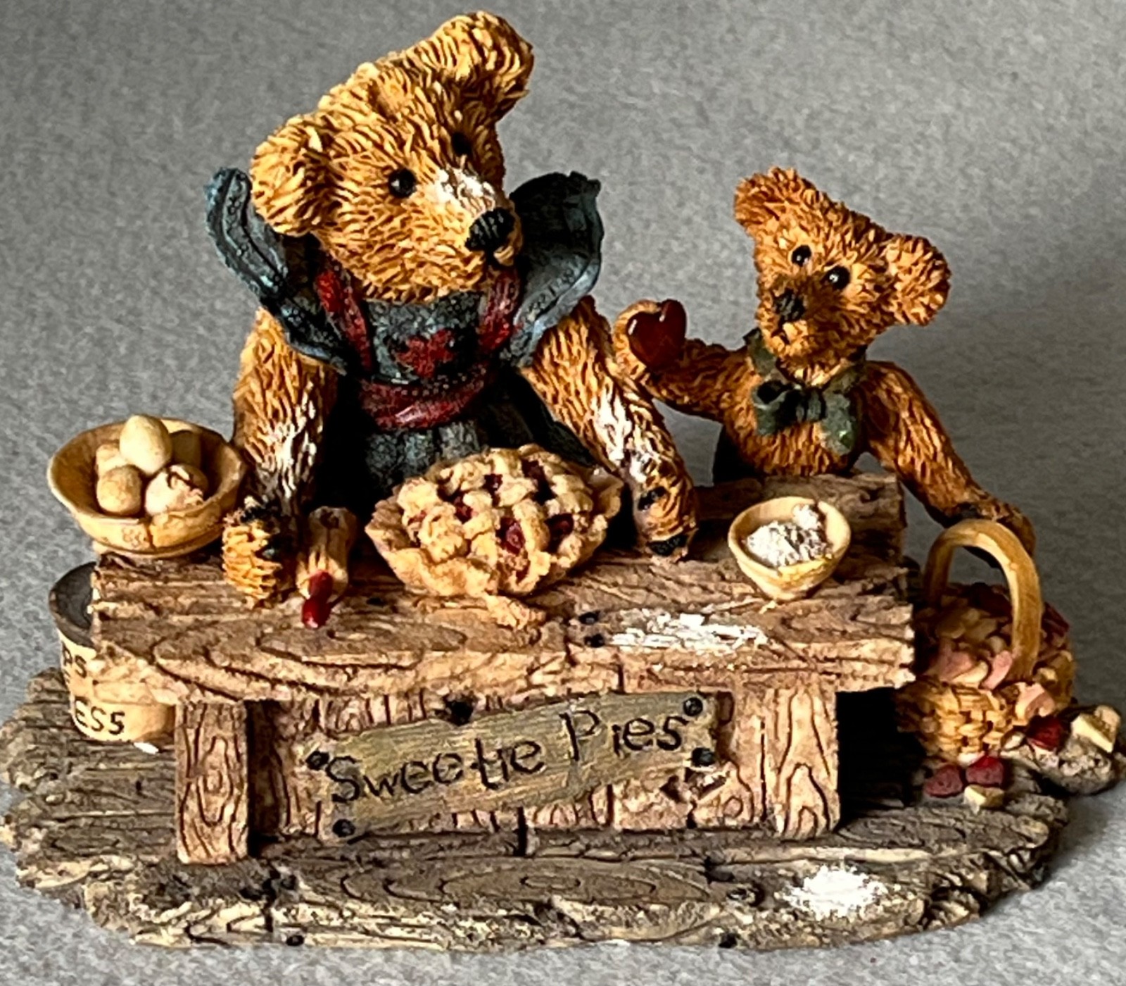 Boyds Bears Justina & M. Harrison “Sweetie Pie” Bearstone #2015 COA Box