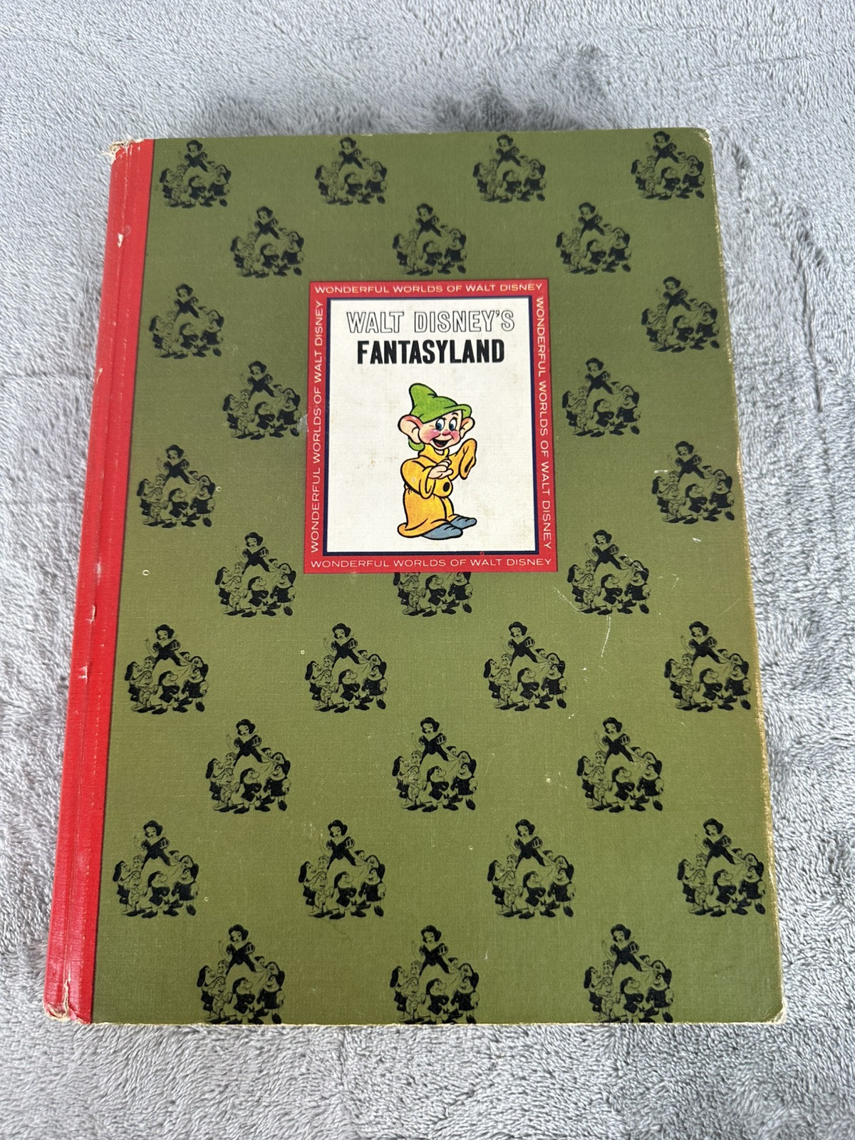 VINTAGE WALT DISNEYS FANTASYLAND BOOK 1965 HARD COVER WONDERFUL WORLDS STORIES