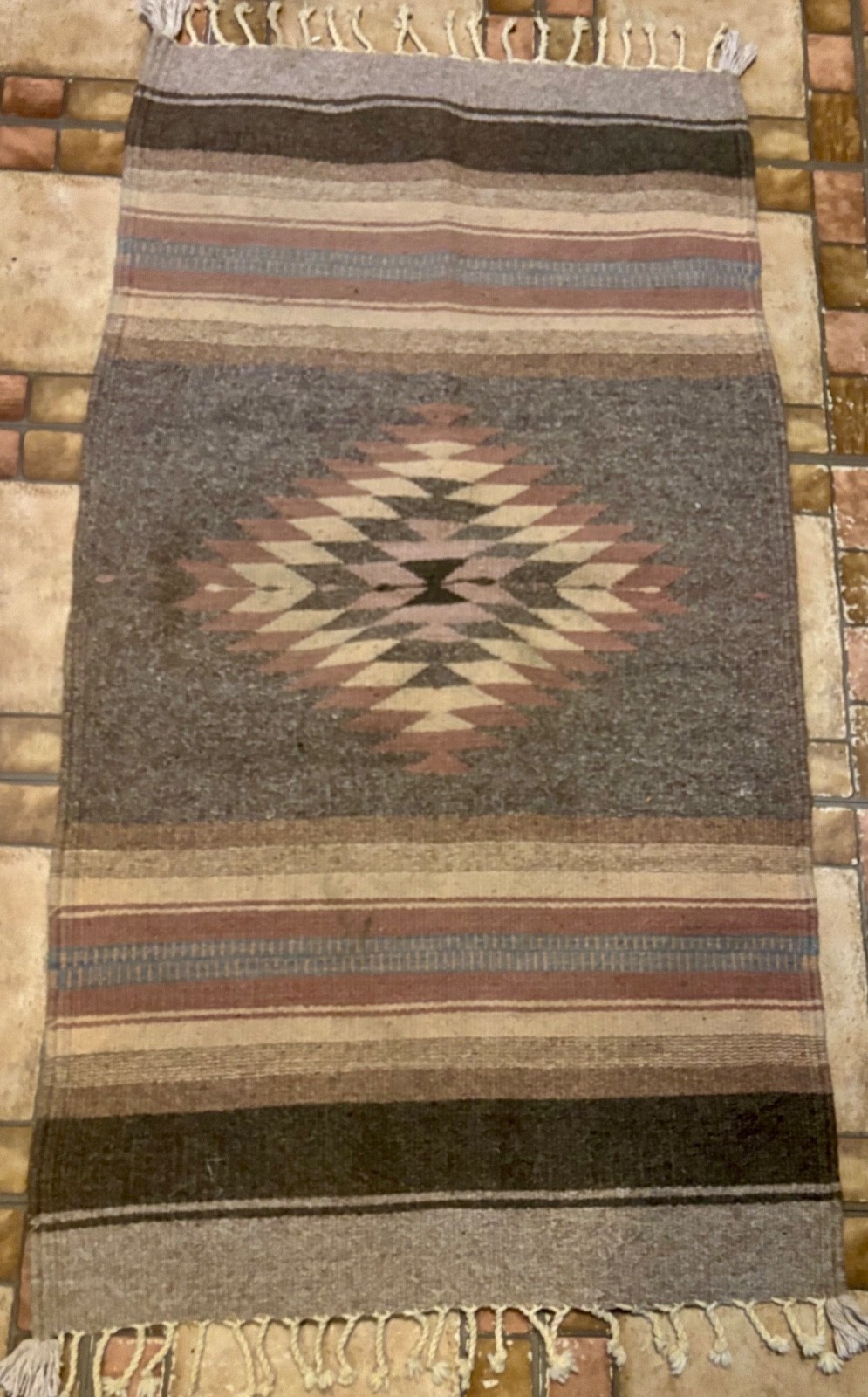 Hand Woven Wool Traditional Southwestern Navajo, Gray, White & Tan, 42.5\
