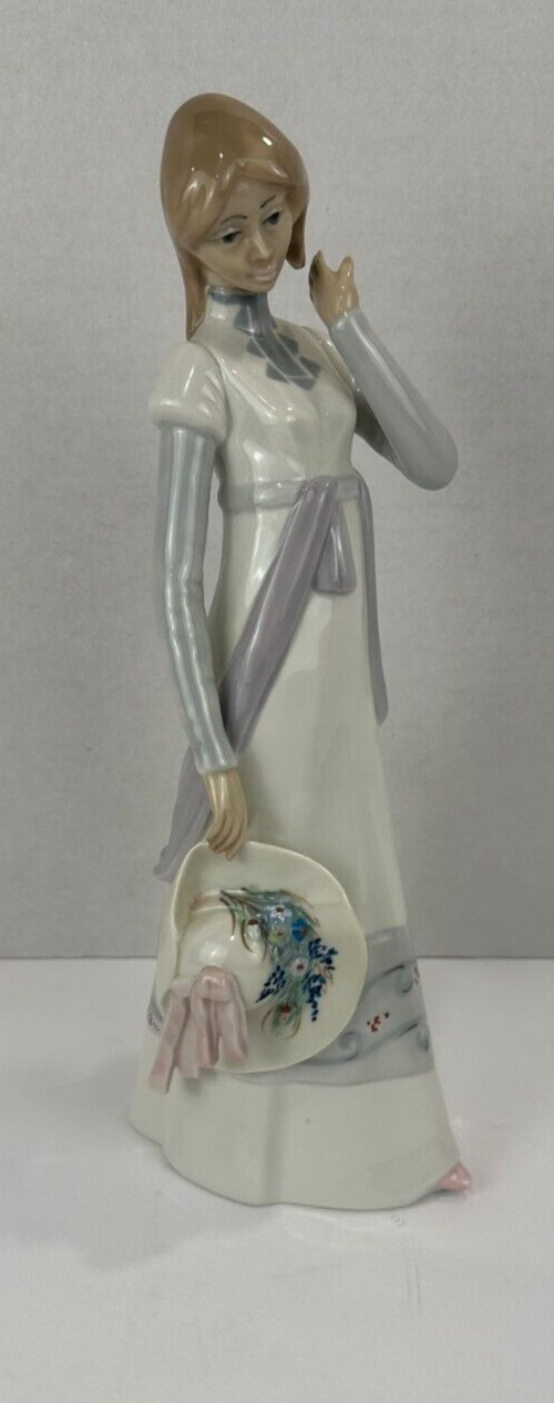 Vintage Casades Porcelain Figure: \