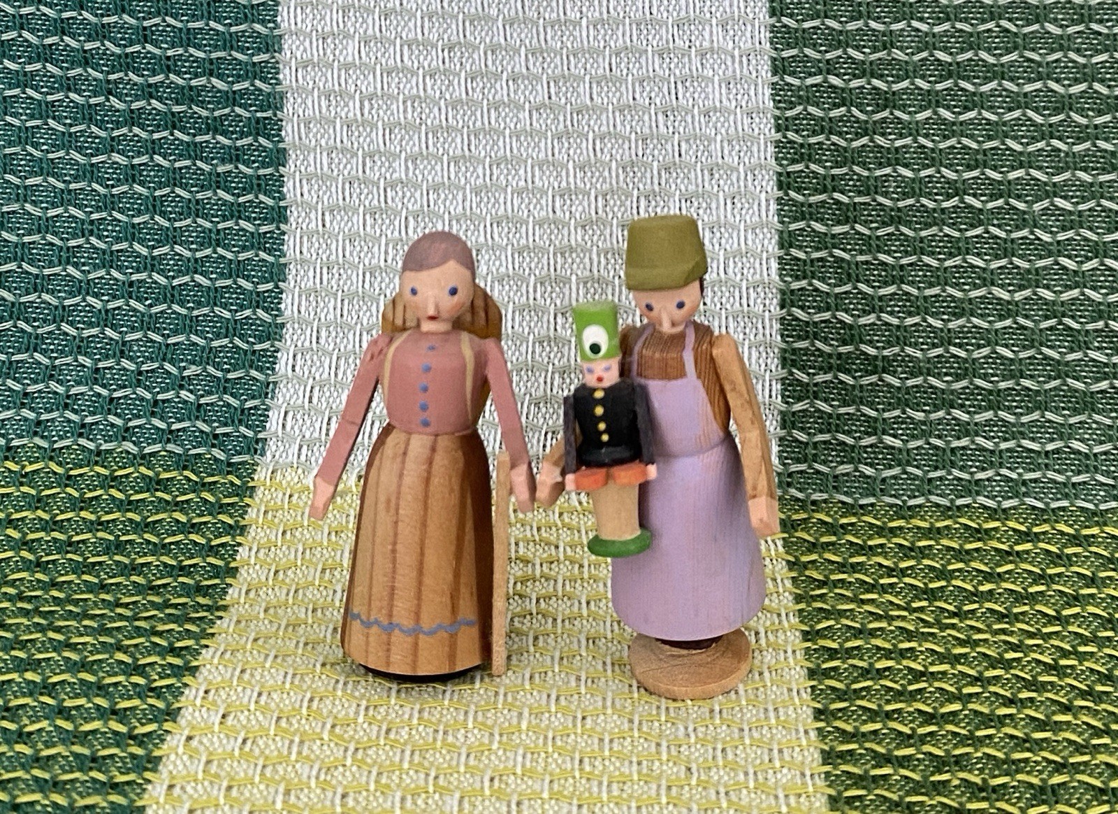 Vintage German Wooden Women ERZGEBIRGE Figurines Beautiful Condition 