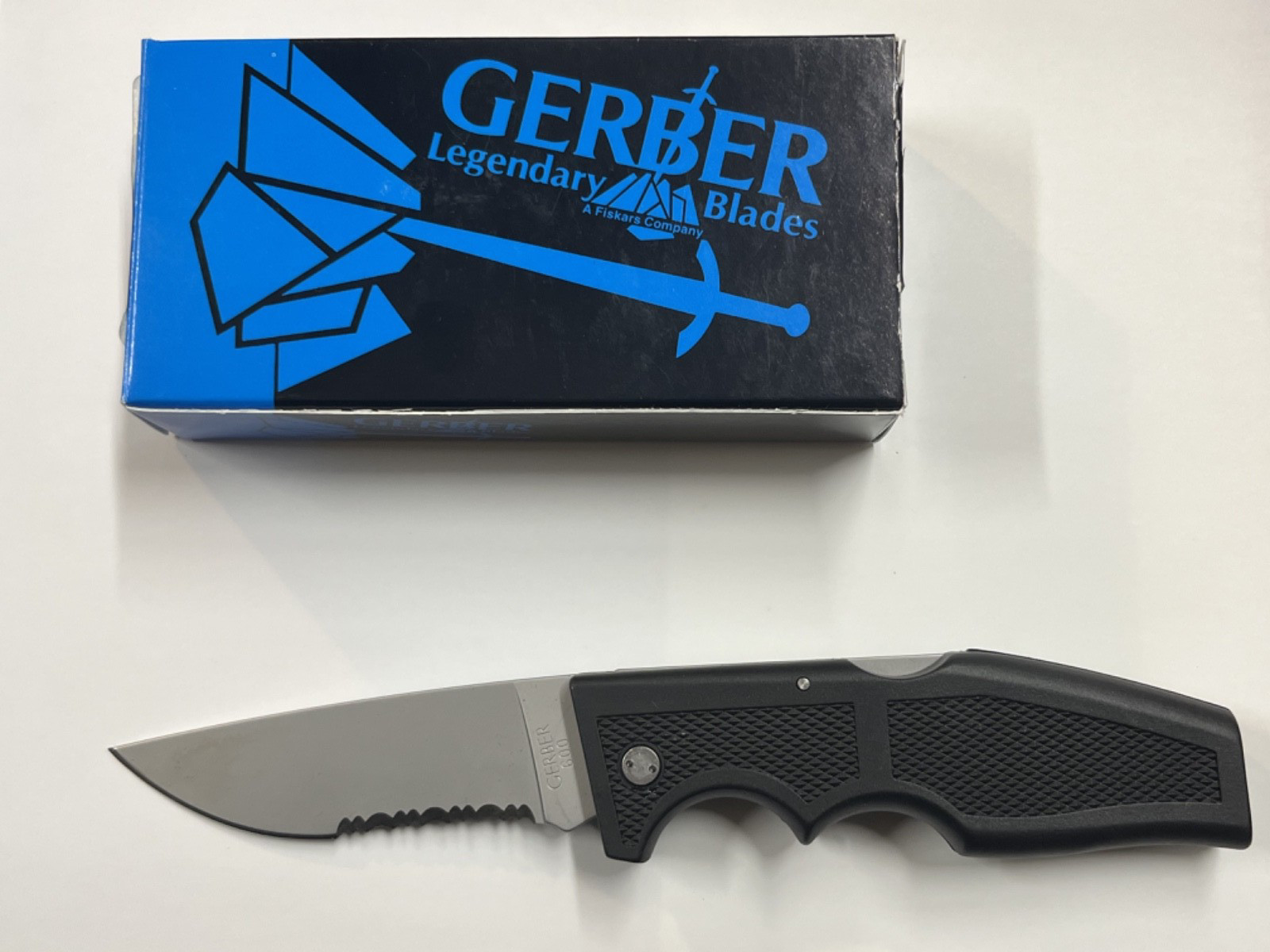 Gerber Magnum L.S.T. Serrated 6014- New in Box with Cloth Sheath