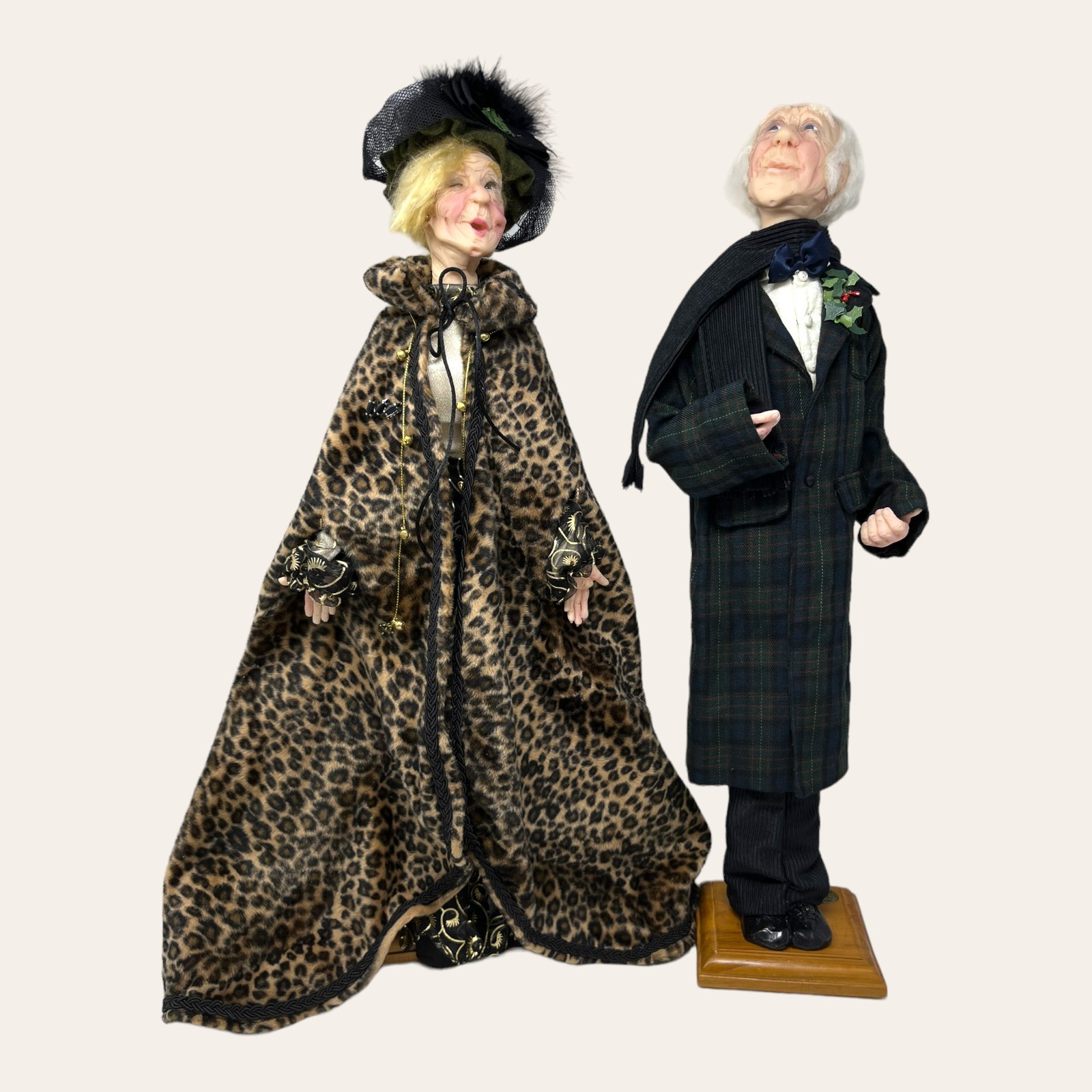 Pair of Jacqueline Kent Carollers Rambling Rose and Gramps 20\