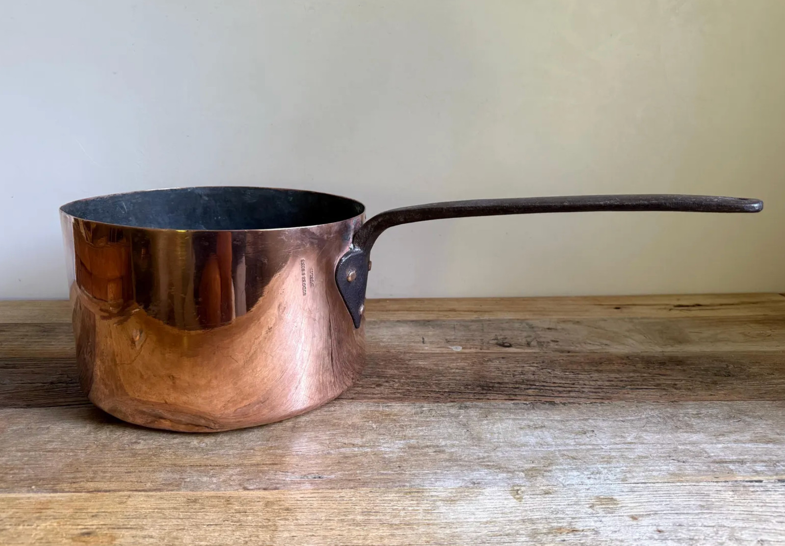 Antique Hodges & Sons Dublin Copper Pan - 27cm - Dovetailed