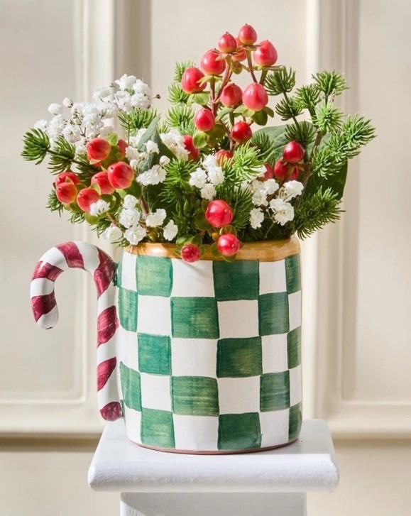 MacKENZIE CHILDS LIMITED EDITION DECEMBER CERAMIC HOLIDAY SWEETS MUG BNWT MacKENZIE CHILDS LIMITED EDITION DECEMBER CERAMIC HOLIDAY SWEETS MUG BNWT