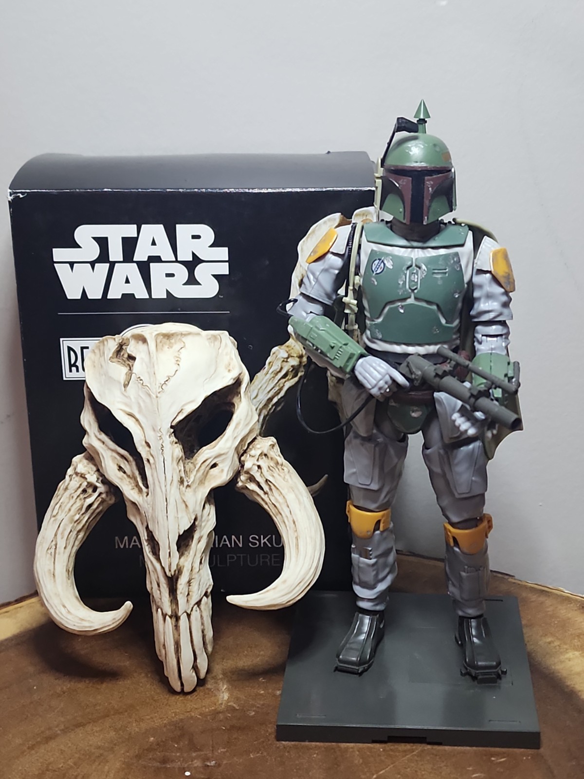 Regal Robot Mythosaur Skull And Boba Fett Model Figure Fully Assembled.