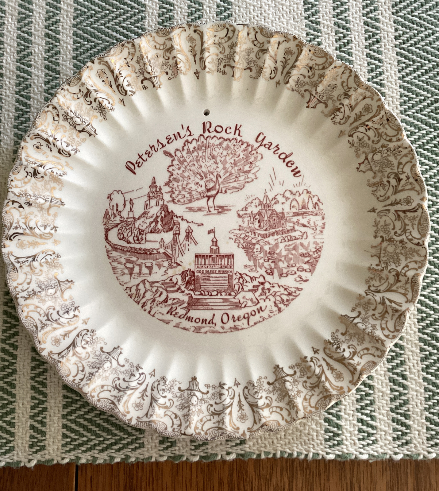 Petersen’s Rock Garden Vtg Travel State Souvenir Plate Redmond Oregon 9 7/8” +/-